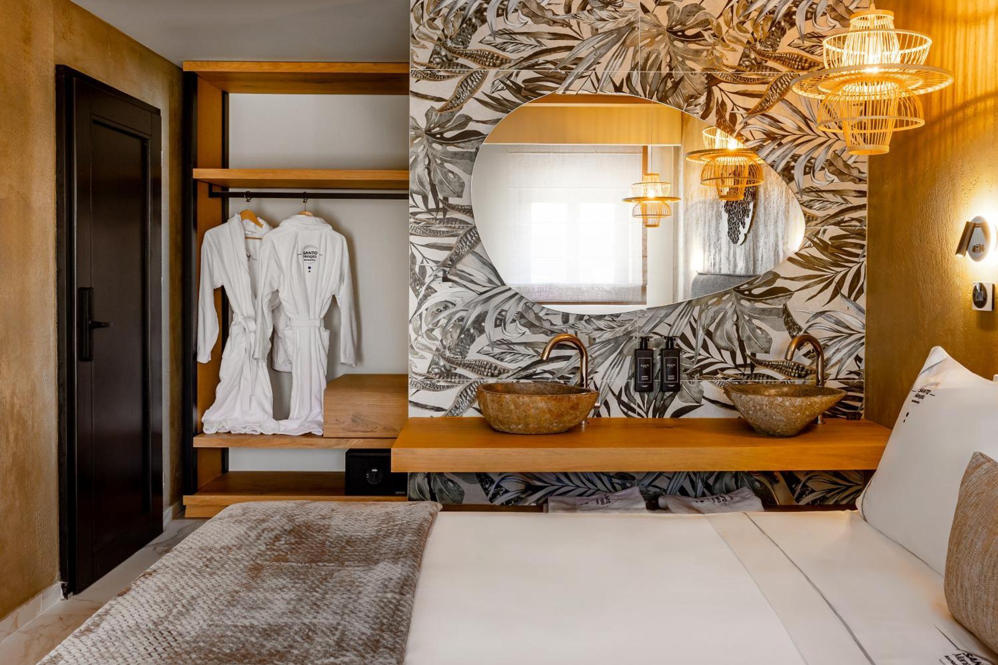 Santo Mangata Boutique Hotel Perissa  Room photo
